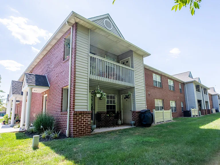 Fox Ridge and Lakeview Park Apartments — Photo 29