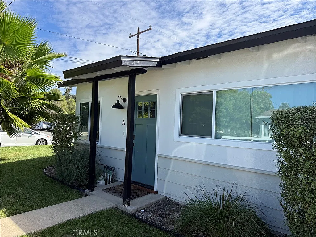 2 bed, 720 sqft, $3,550 — Photo 2
