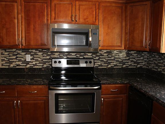 3rd image of 3070 Kingsley Dr
