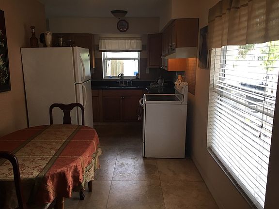 2nd image of 936 26th St N
