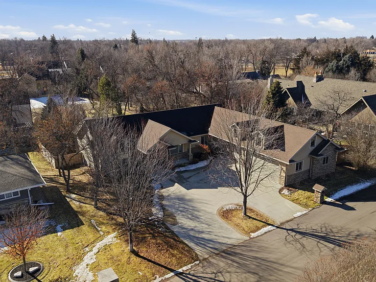 6 Lilac Ln — Photo 35