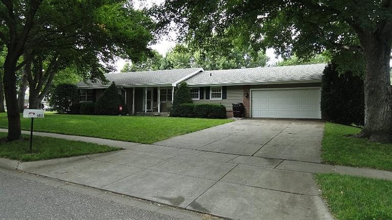 1st image of 6811 Rexford Dr