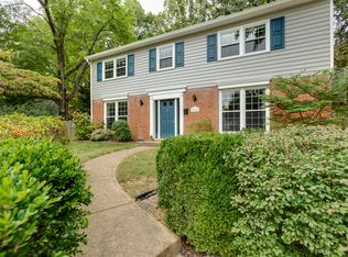 8222 Stonewall Dr, Vienna, VA 22180