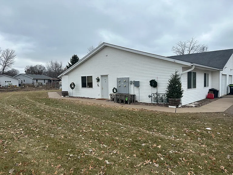 814 Bruce Ct #B — Photo 1