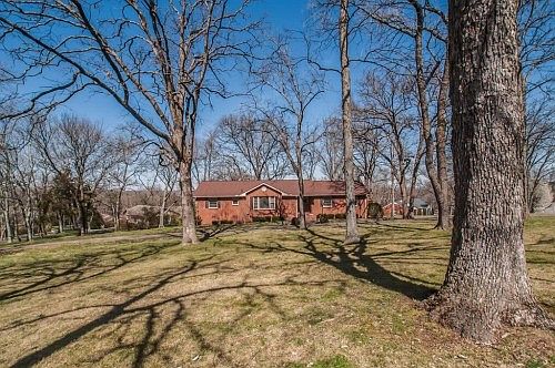 3rd image of 6728 Greeley Dr
