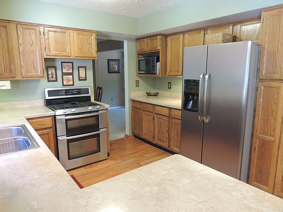 5th image of 9505 Running Brook Dr