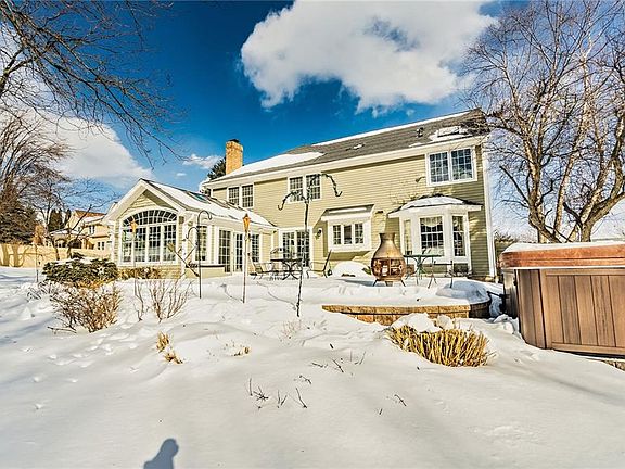 3rd image of 5 Foxboro Ln