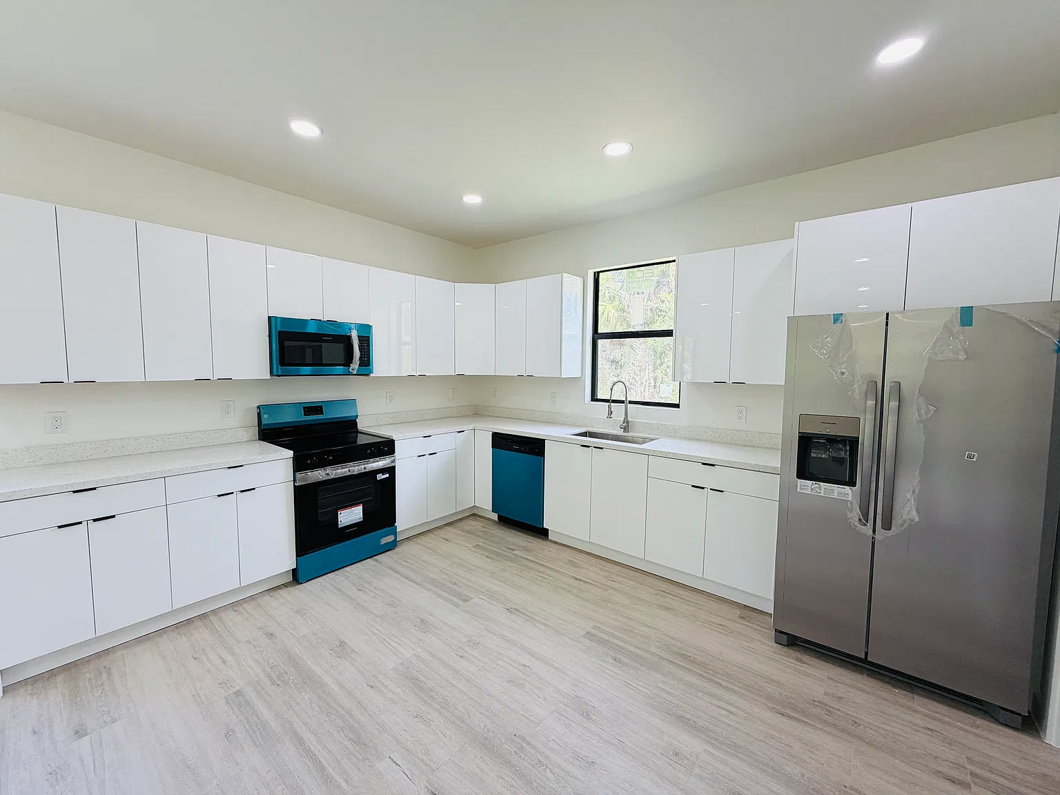 3 bed, 1600 sqft, $1,800 — Photo 4
