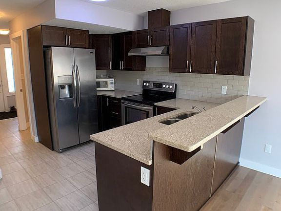 3rd image of 284 Shalestone Way #37
