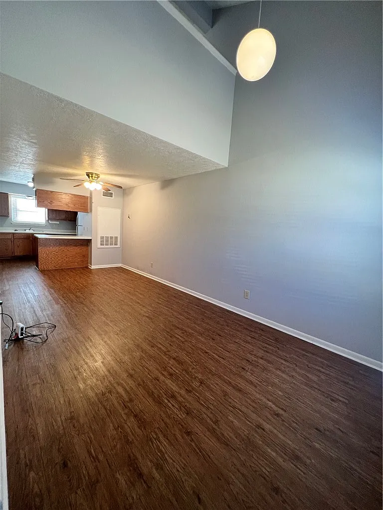 1 bed, 715 sqft, $875 — Photo 3