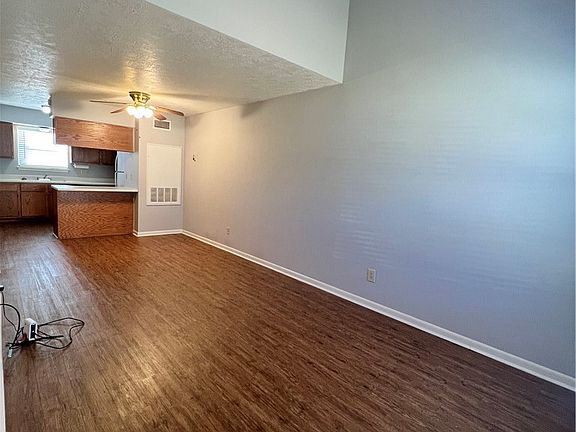 3rd image of 922 Spring Loop APT D