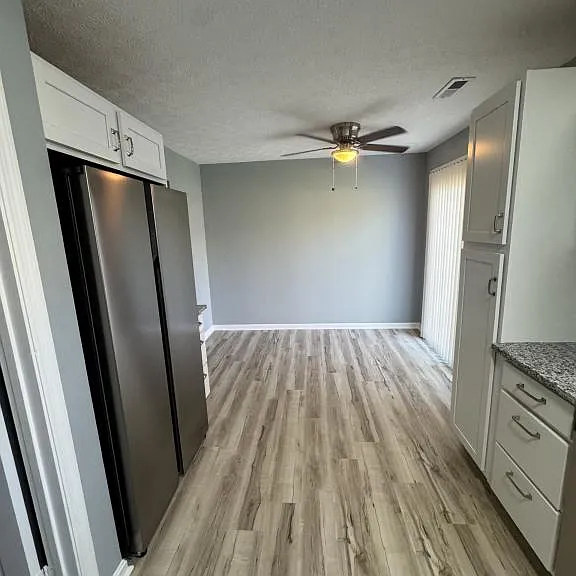 28 Apple Ln — Photo 2