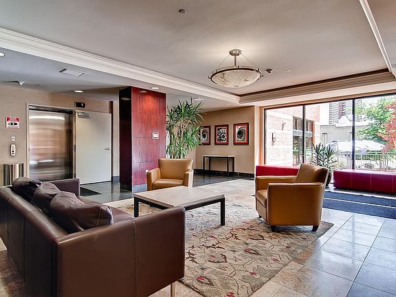 4th image of 1975 N Grant St Unit 201