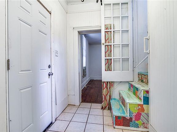 4th image of 1524 W Crawford St