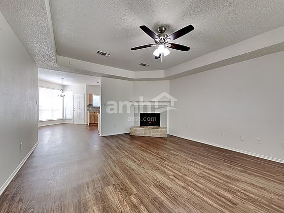 5th image of 3917 Periwinkle Dr
