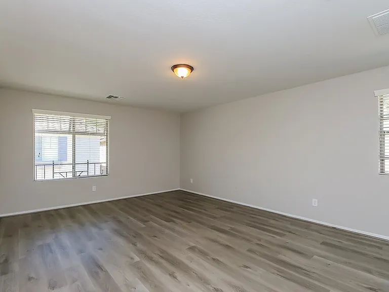2456 E Vermont Dr — Photo 10