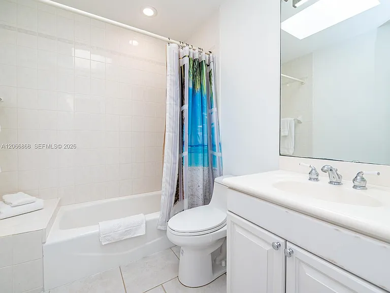 2118 NE 15th St — Photo 28