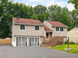 114 Snowberry Cres, Rochester, NY 14606