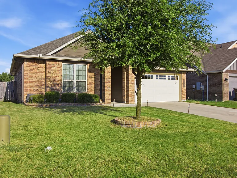 1207 Amber Dawn Dr — Photo 3