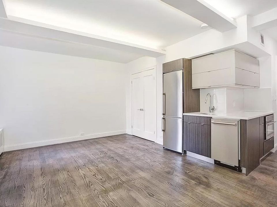 1st image of 25 Tudor City Pl APT 909