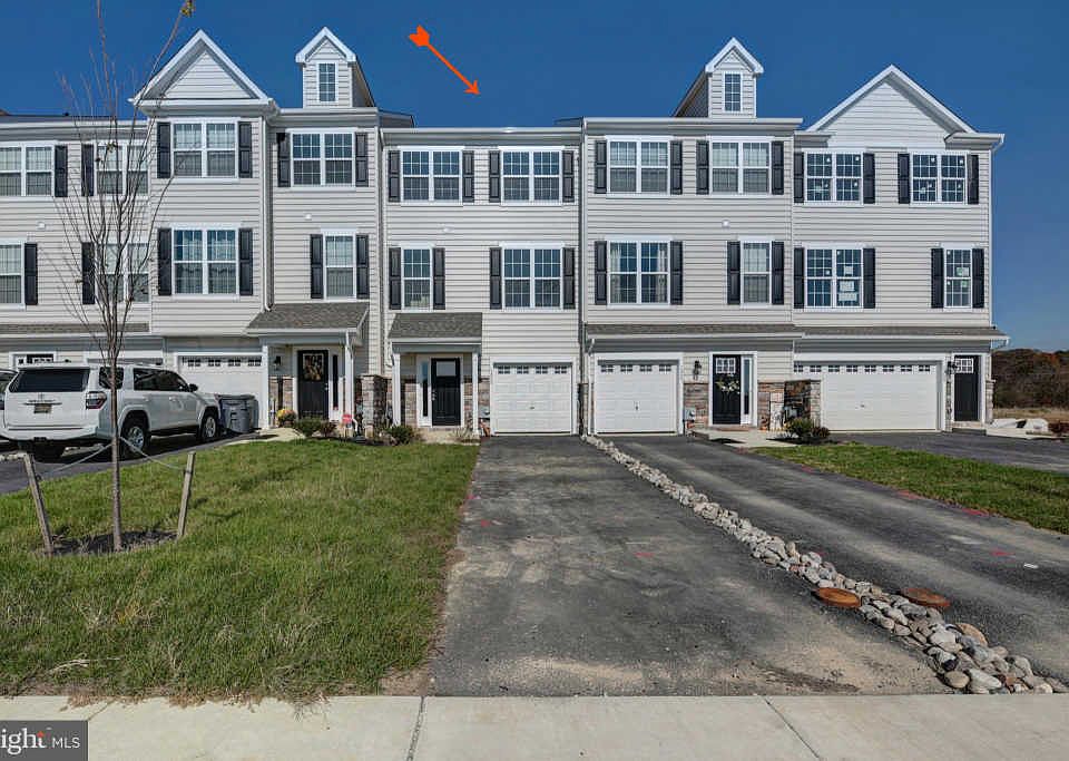 1st image of 1355 Carrick Ct