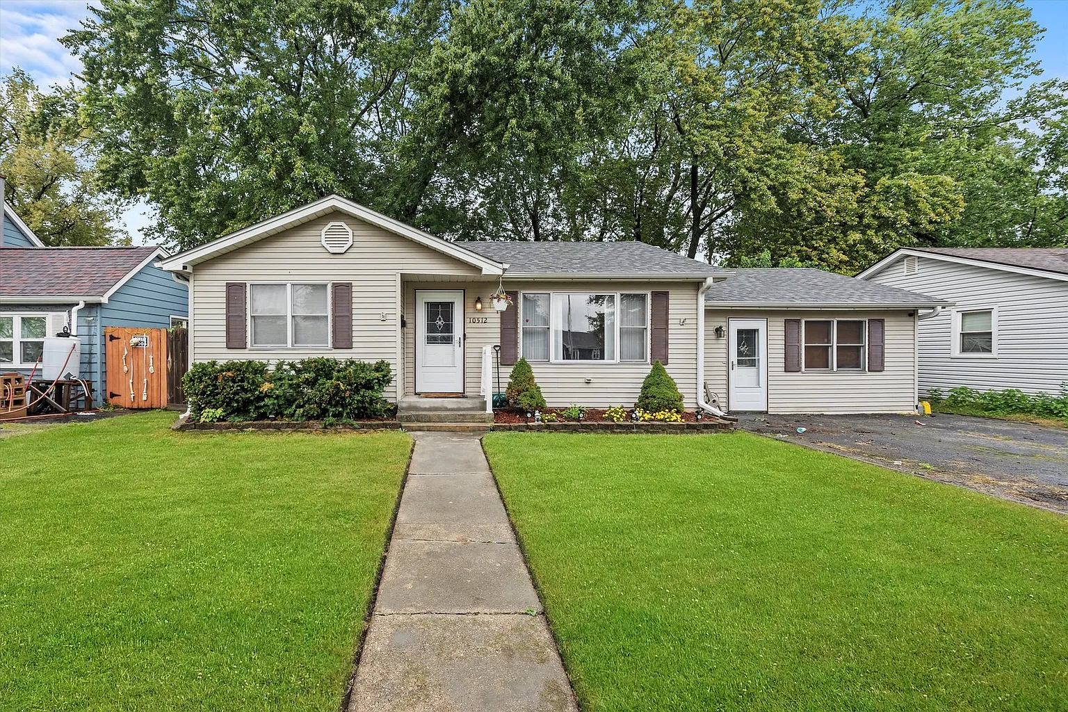 10512 Oak Park Ave photo 1