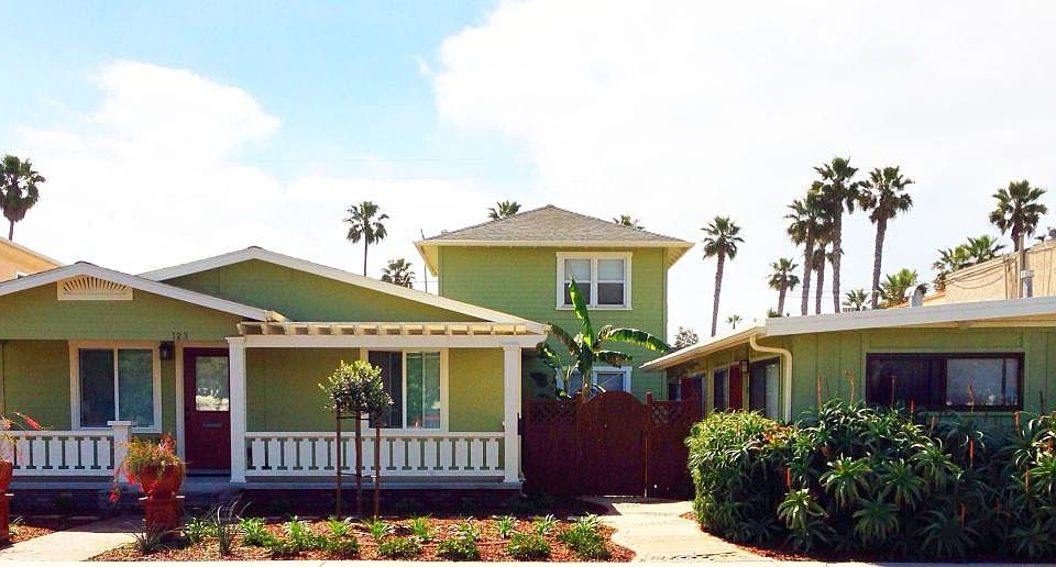 121 is part of a five unit apartment called "Elkwood Cottage