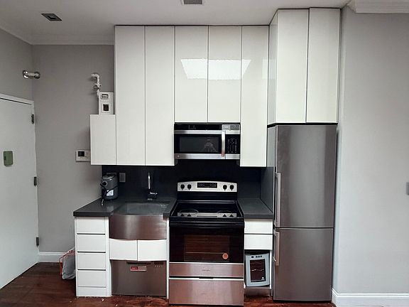 2nd image of 134 Orchard St APT 16