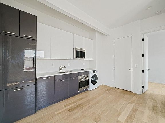 4th image of 131 Smith St #4F
