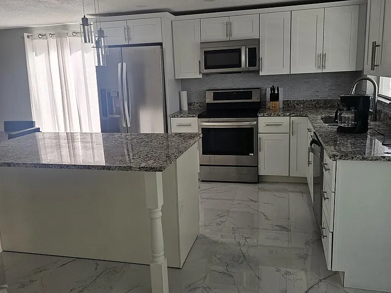 4931A Pompano Dr — Photo 7