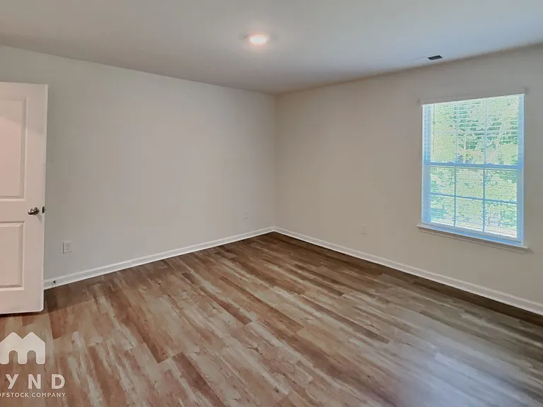 2331 Meadow Stream Dr — Photo 13