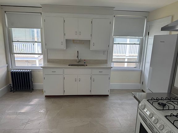 3rd image of 25 Chestnut St #2L