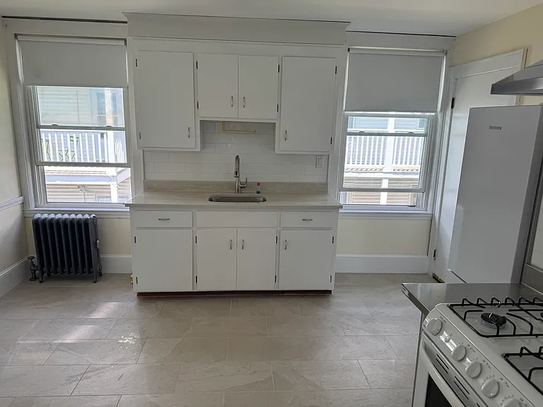 25 Chestnut St #2L — Photo 3
