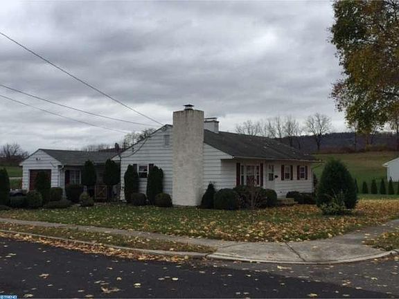 5th image of 309 Werner St