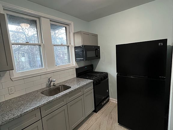 3rd image of 5222 N Hutchinson St