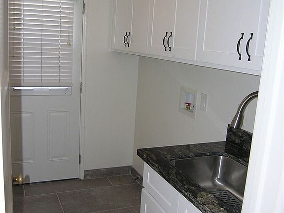 5th image of 22732 Ladeene Ave