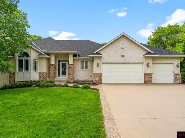 1416 E Pond Rd, Eagan, MN 55122