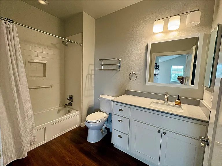 241 Rose Dr #B — Photo 12