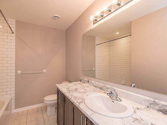 5th image of 486 Via Verona Ave APT 6