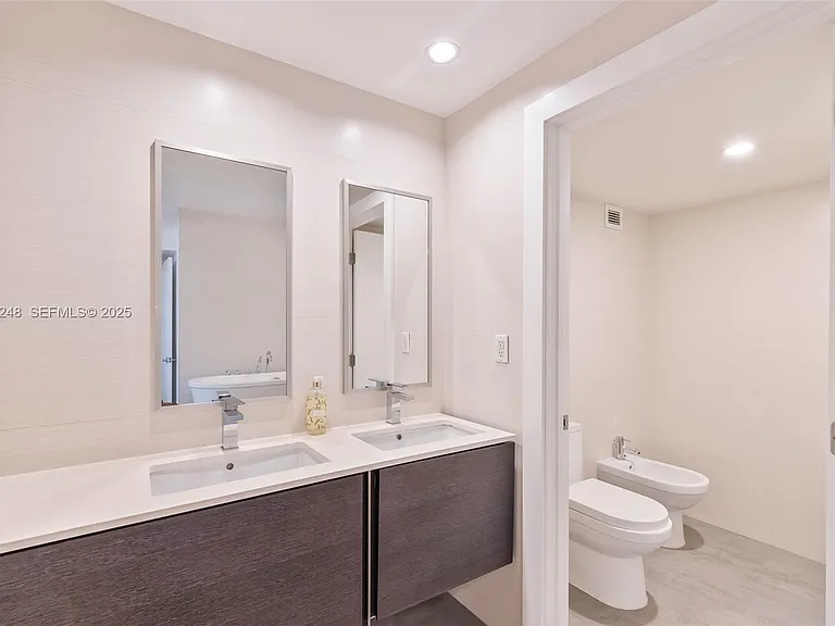 2301 Collins Ave #507 — Photo 18