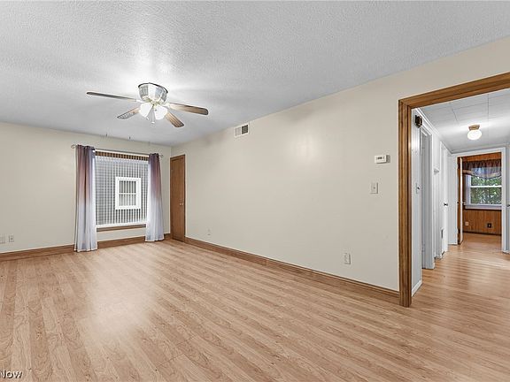 5th image of 485 Grosvenor Ave NW