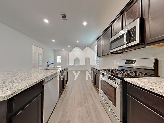 4th image of 1102 Bulwark Dr