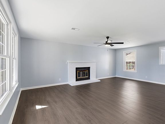 4th image of 548 Buckeye Ln