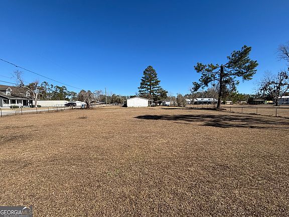 2nd image of 34 Kight St