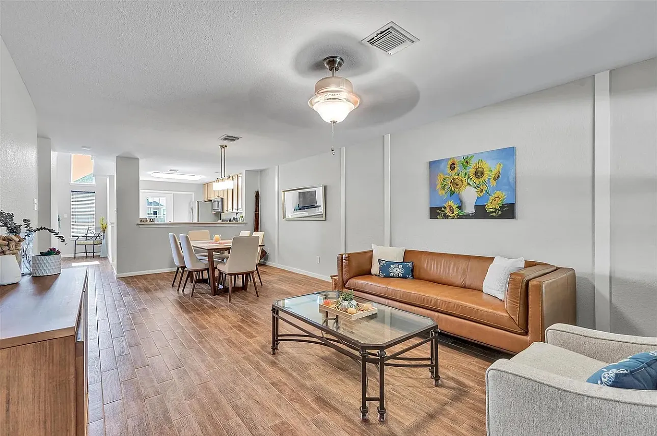 2 bed, 2.5 bath, 1593 sqft, $2,200 — Photo 3