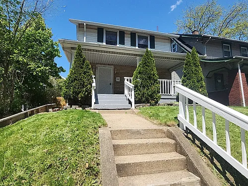 907 14th St NE Photo 1