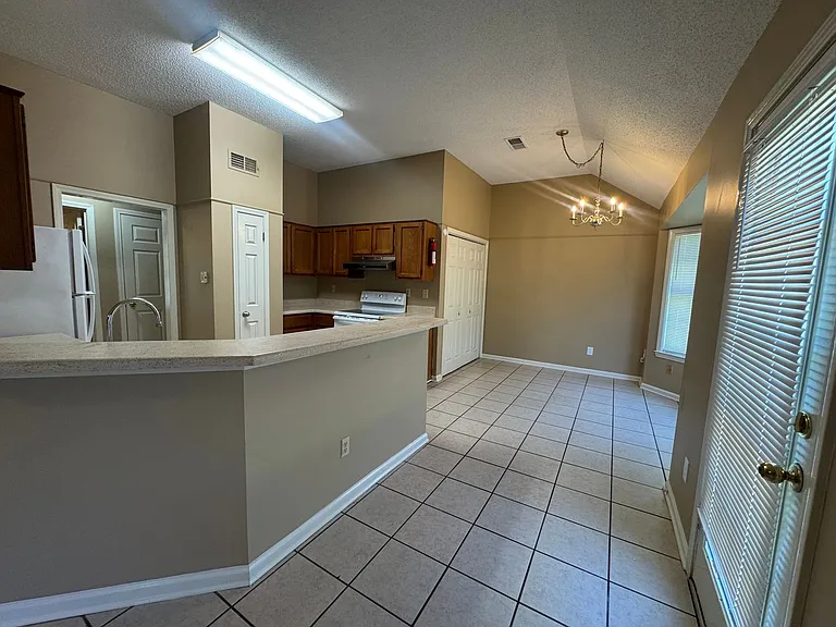 7822 Guthrie Ln — Photo 7