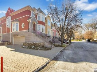 106 Winding Creek Way #106, Old Tappan, NJ 07675