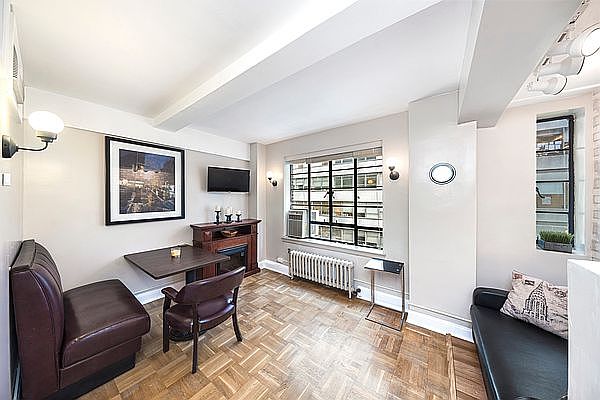 1st image of 140 E 40th St APT 5B