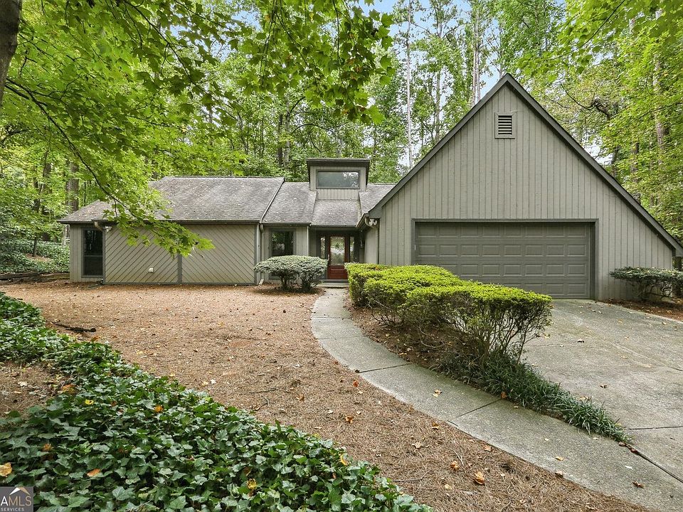 1st image of 2727 Briar Ln